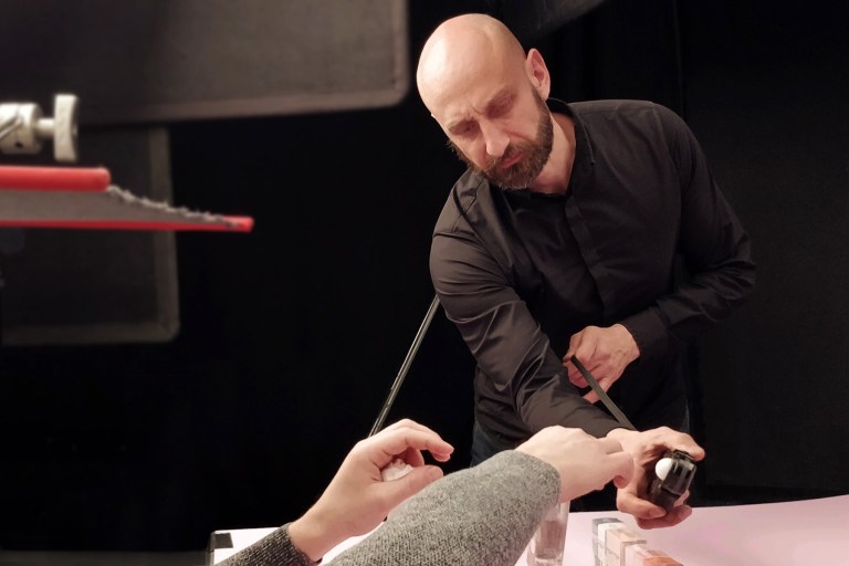 JLP_PORTRAIT_01_1800x1200